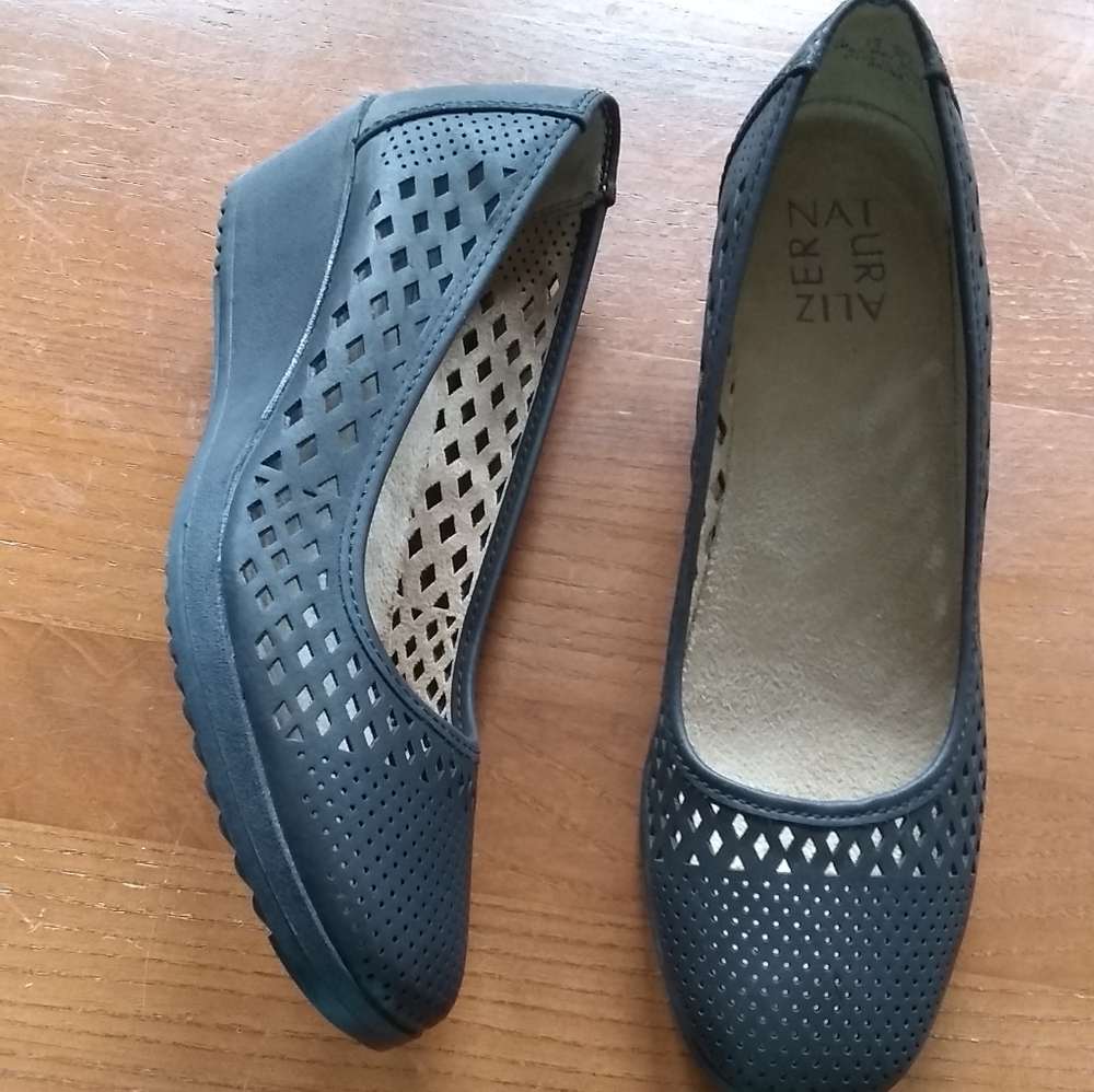 Naturalizer Black Slip On Shoes NWOT